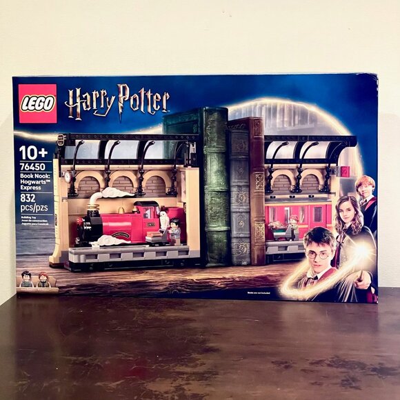 LEGO 76450 Book Nook Hogwarts Express New NIB in Hand - Picture 1 of 15